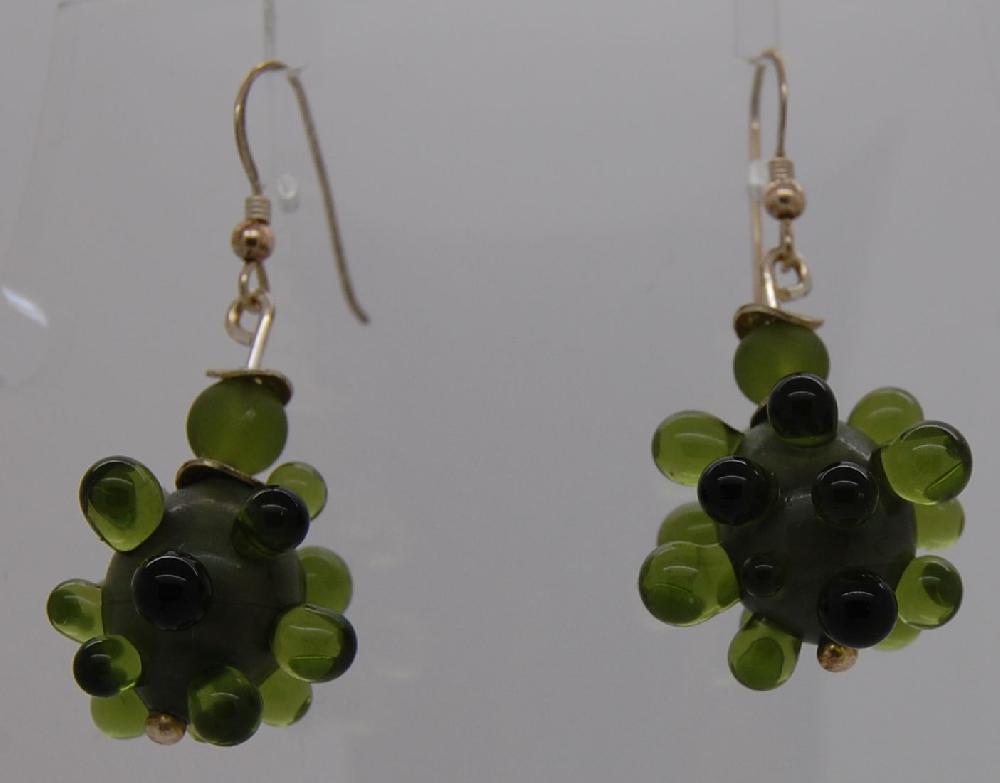 Earrings : olive green sputniks
