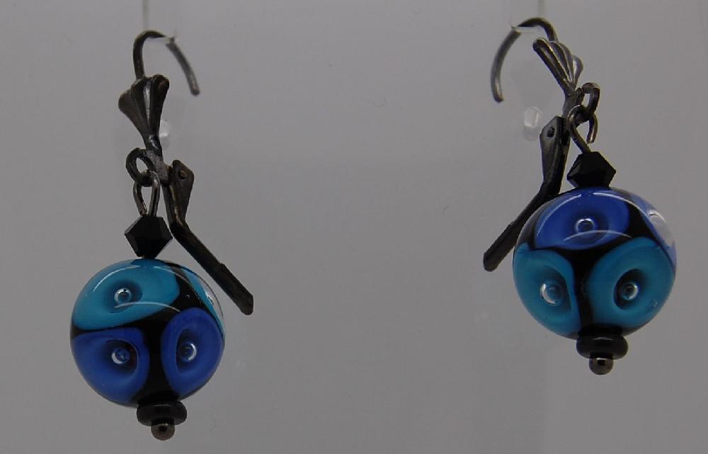 Earrings : blue dots with bubbles